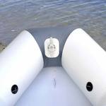 Railblaza CleatPort RIBMount in weiß an einem Schlauchboot